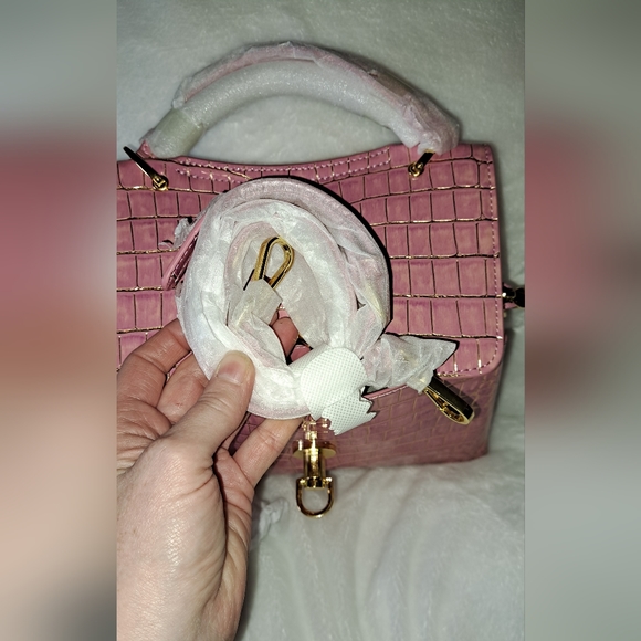 NWT PINK PATENT LEATHER SHIMMER CROC BAG - Picture 4 of 17